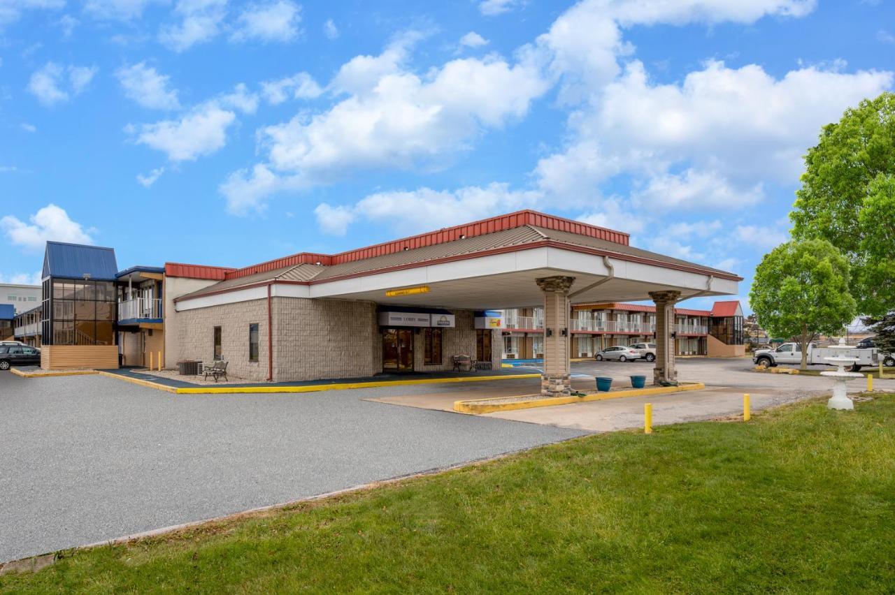 Super 8 By Wyndham Perrysburg-Toledo Ξενοδοχείο Εξωτερικό φωτογραφία