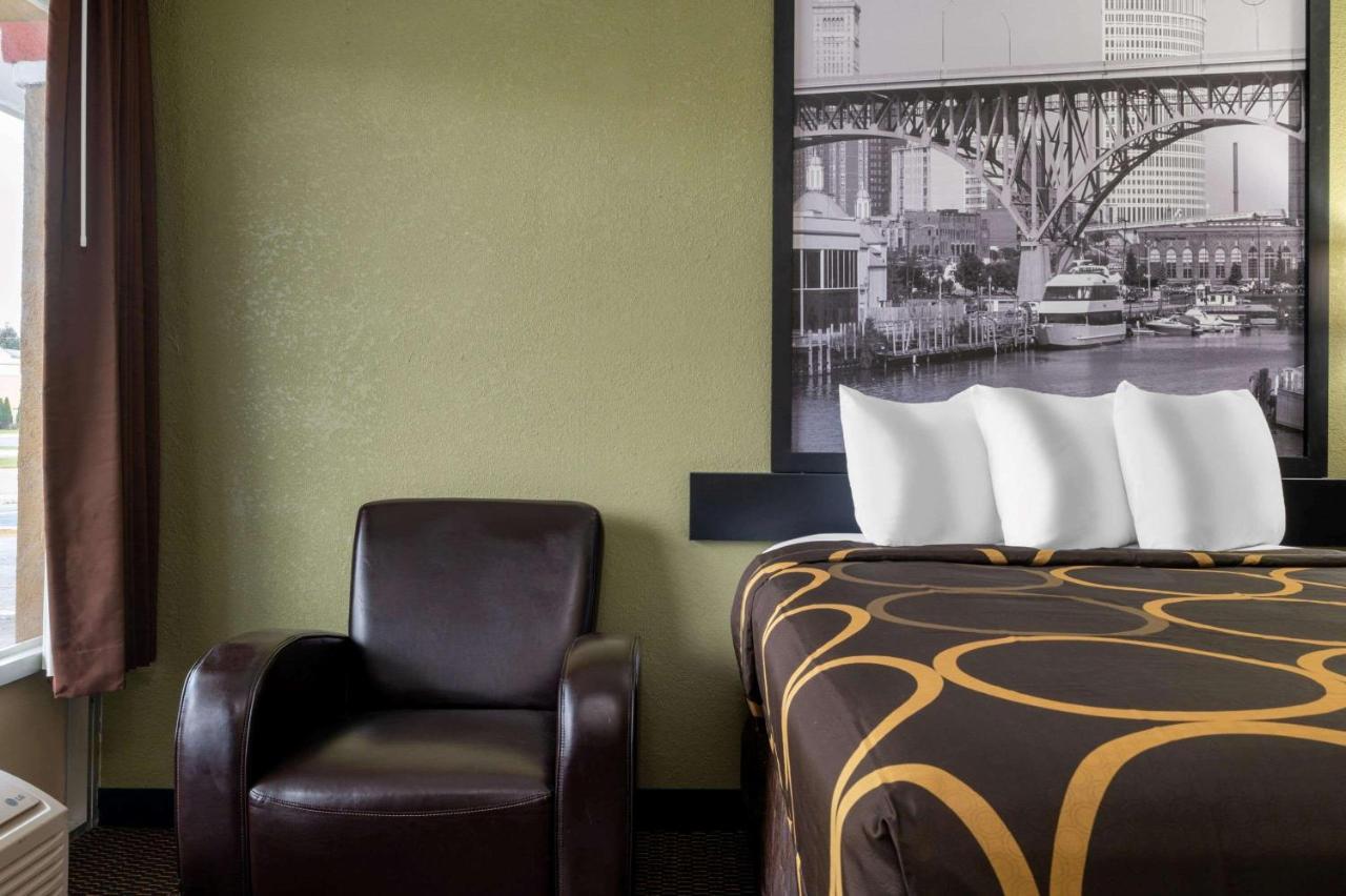 Super 8 By Wyndham Perrysburg-Toledo Ξενοδοχείο Εξωτερικό φωτογραφία