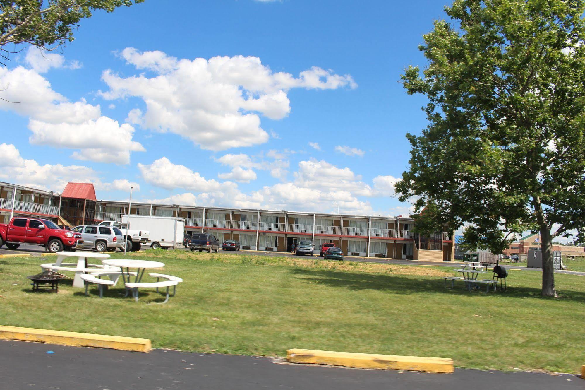 Super 8 By Wyndham Perrysburg-Toledo Ξενοδοχείο Εξωτερικό φωτογραφία